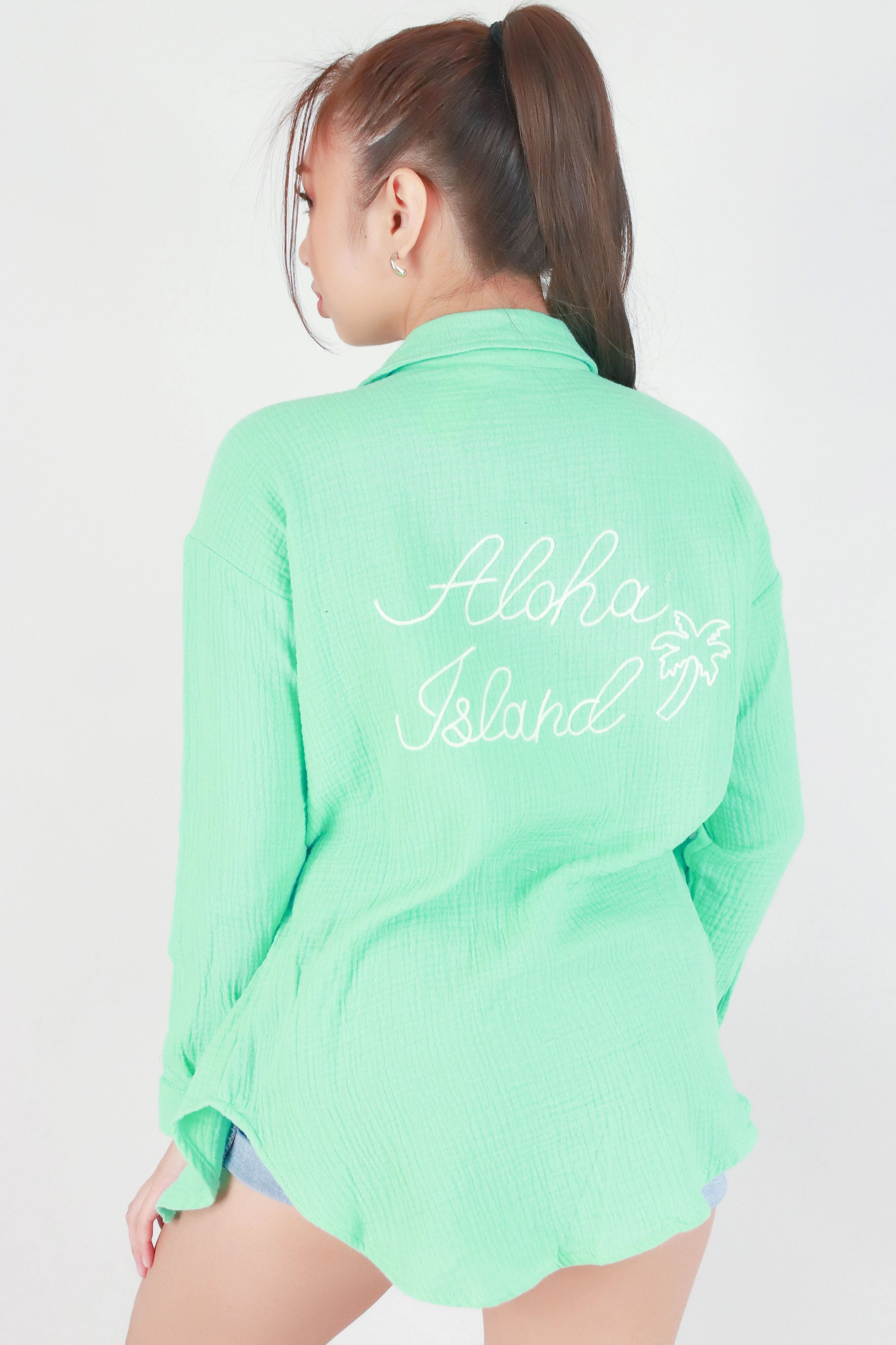 ALOHA ISLAND BUTTON DOWN TOP