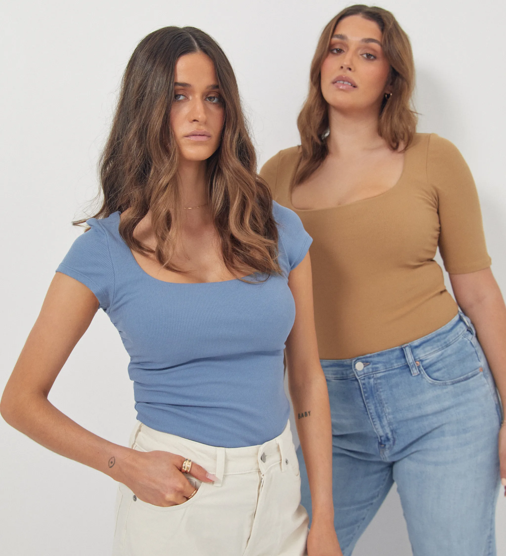 Busty Basics - T-shirt