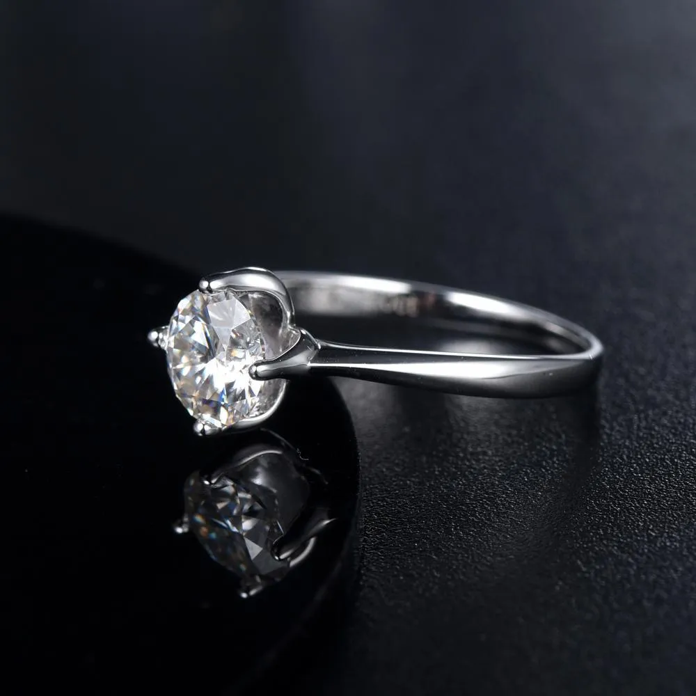 Classic Four Claw Setting, 1.00ct Round Cut