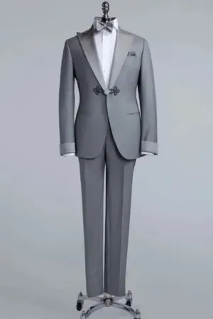 Gray Peaked Lapel New Arrival 2 Piece Prom Suit