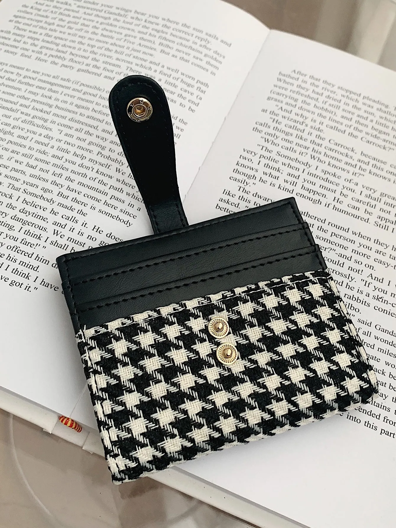 Houndstooth Pattern Fold Card Holder - Black and White