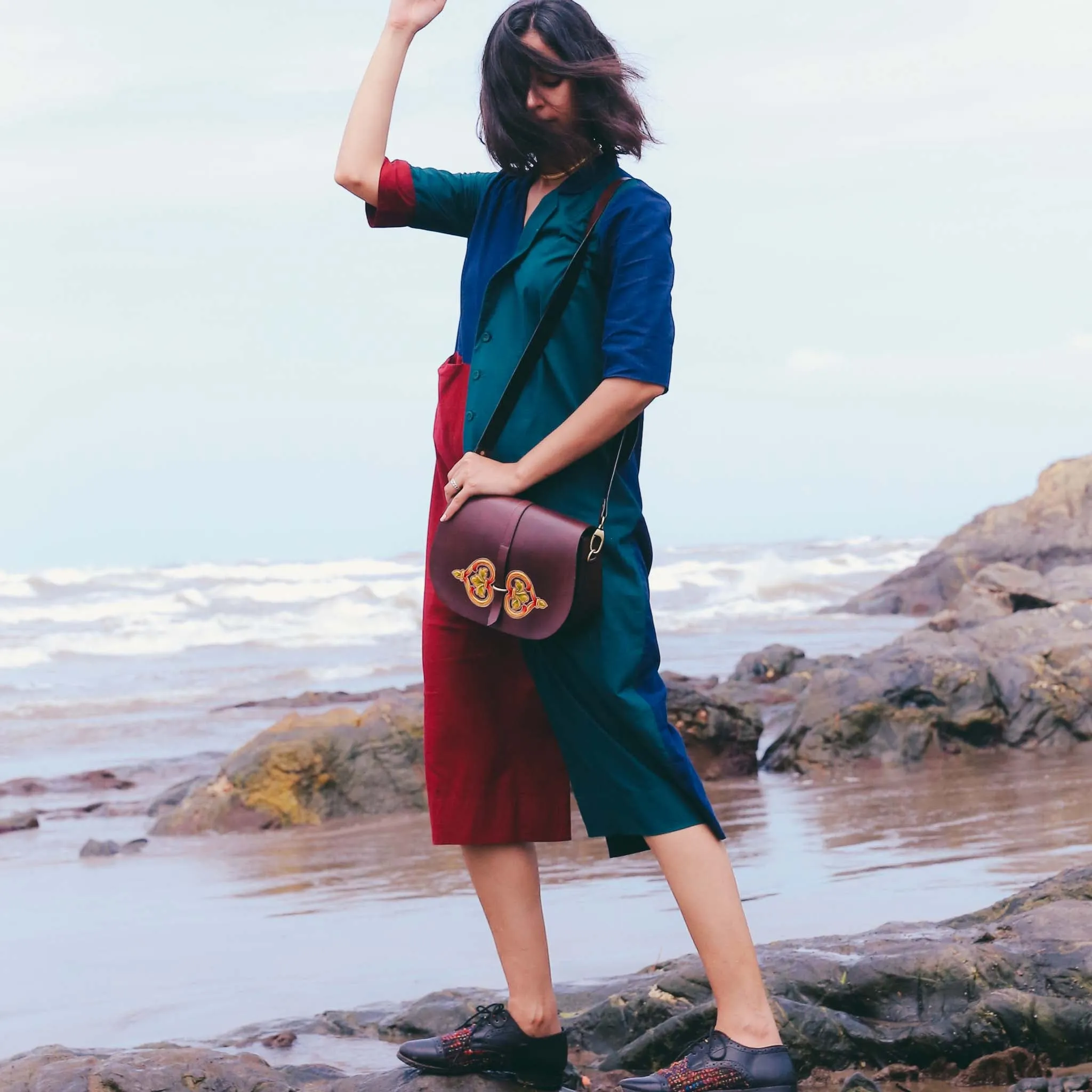 “Jahan” SADDLE SLING – Cherry