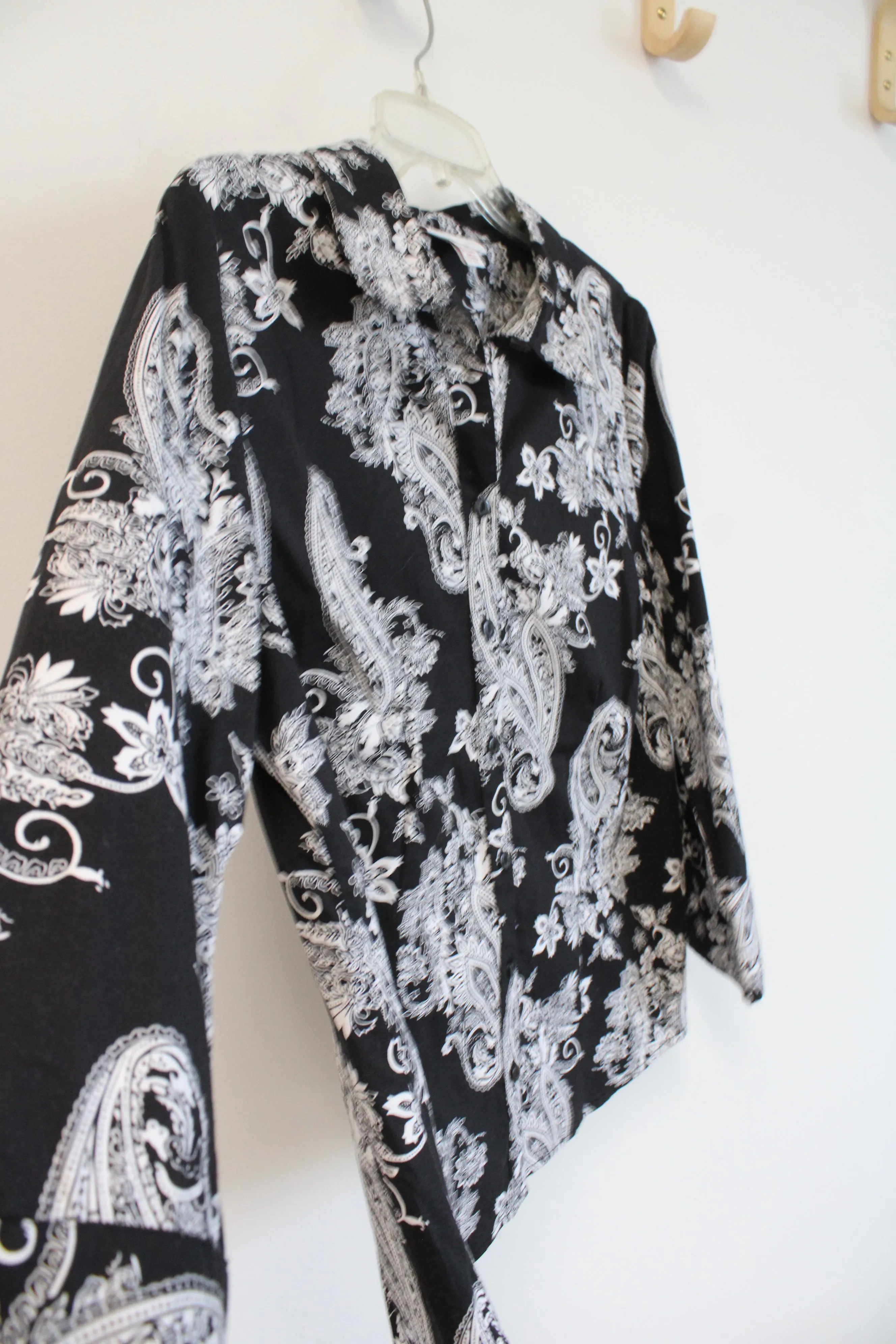 JM Collection Black & White Paisley Shirt | 14