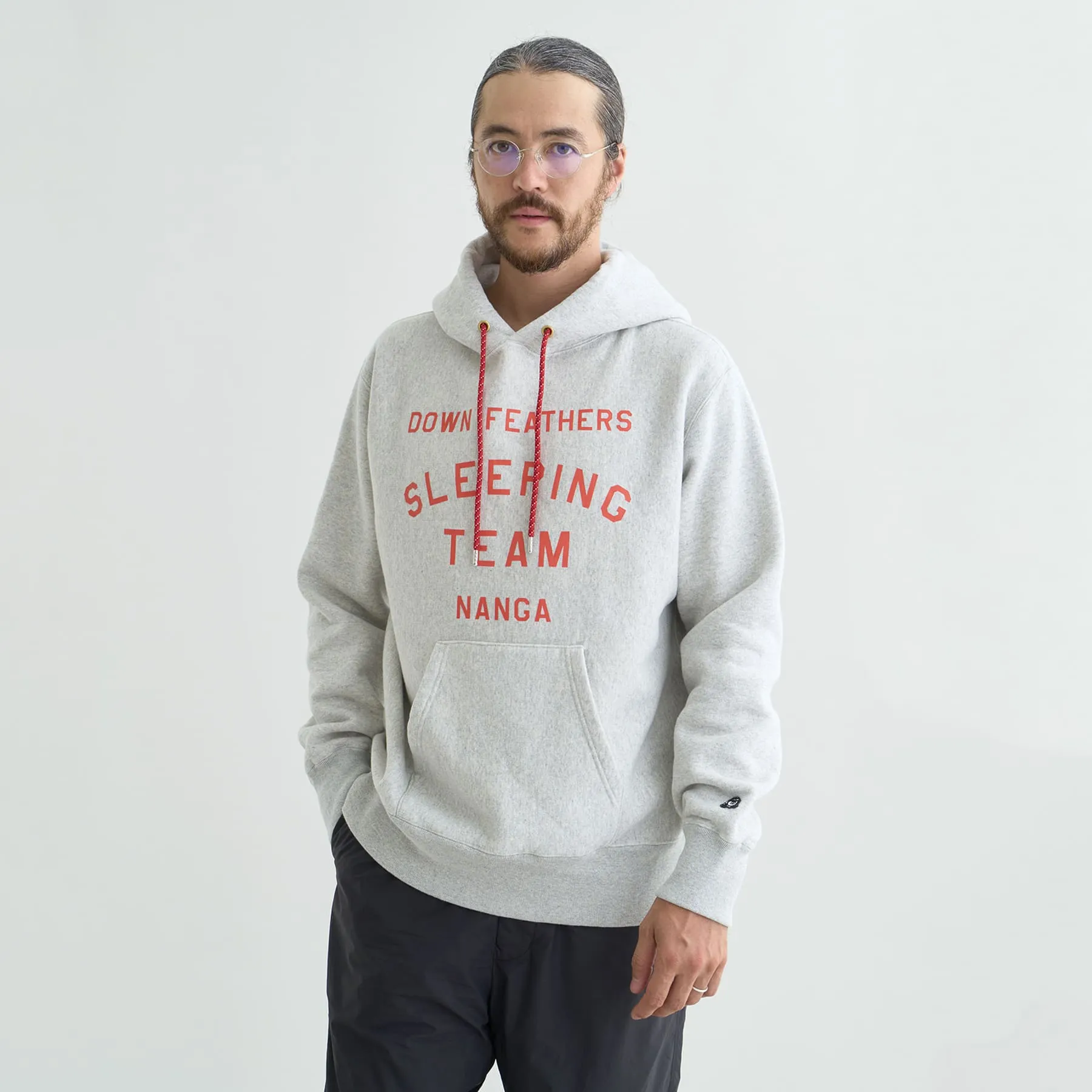【直営店限定】NANGA×TACOMA FUJI RECORDS DOWN FEATHERS SLEEPING TEAM HOODIE(UNISEX)
