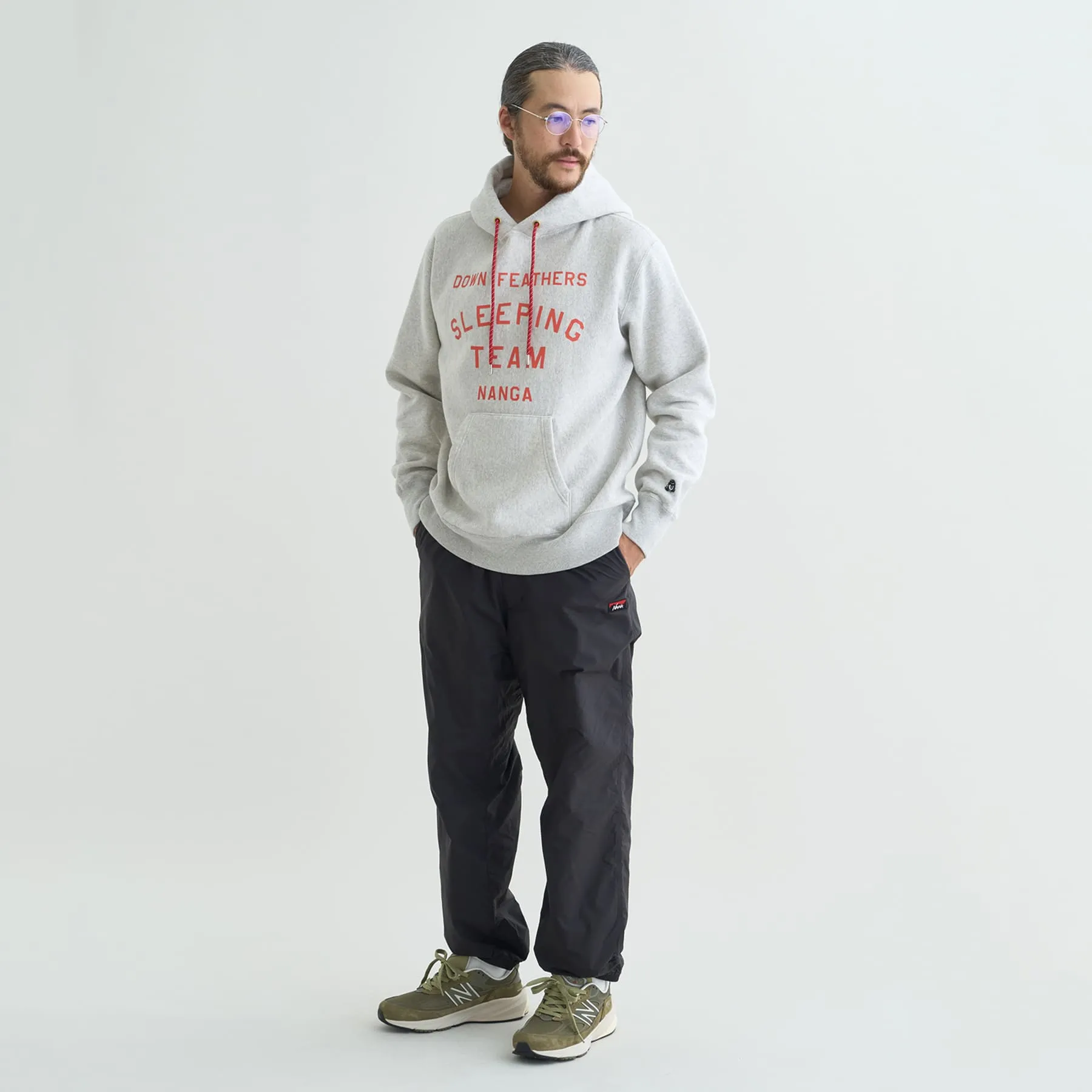 【直営店限定】NANGA×TACOMA FUJI RECORDS DOWN FEATHERS SLEEPING TEAM HOODIE(UNISEX)