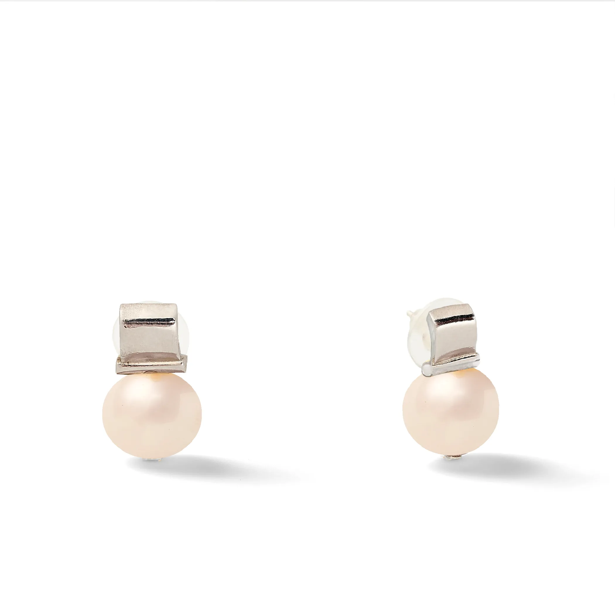 Smooth   Classic Sterling Pebble Pearl Posts Medium