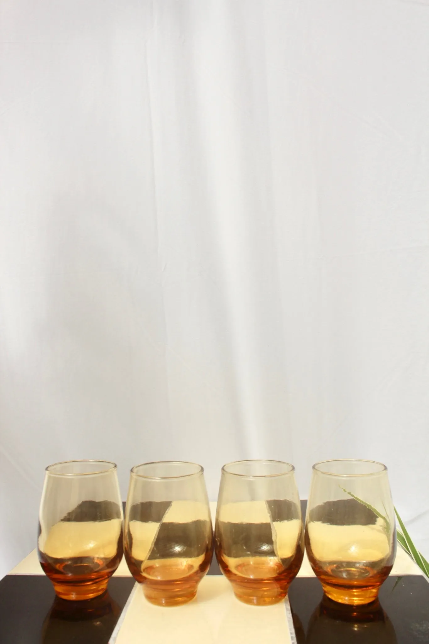 Vintage Oval Marigold Glasses (4)